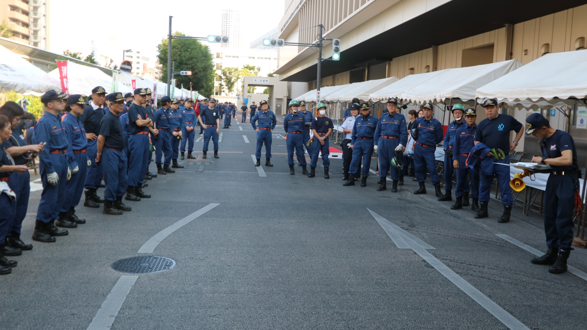 目黒消防団第８分団の団員の活動風景